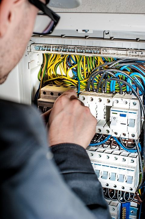 cherche electricien